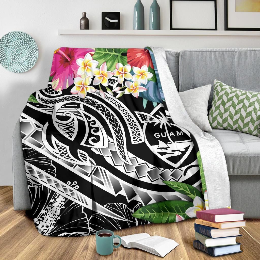 Guam Polynesian Premium Blanket - Summer Plumeria (Black)