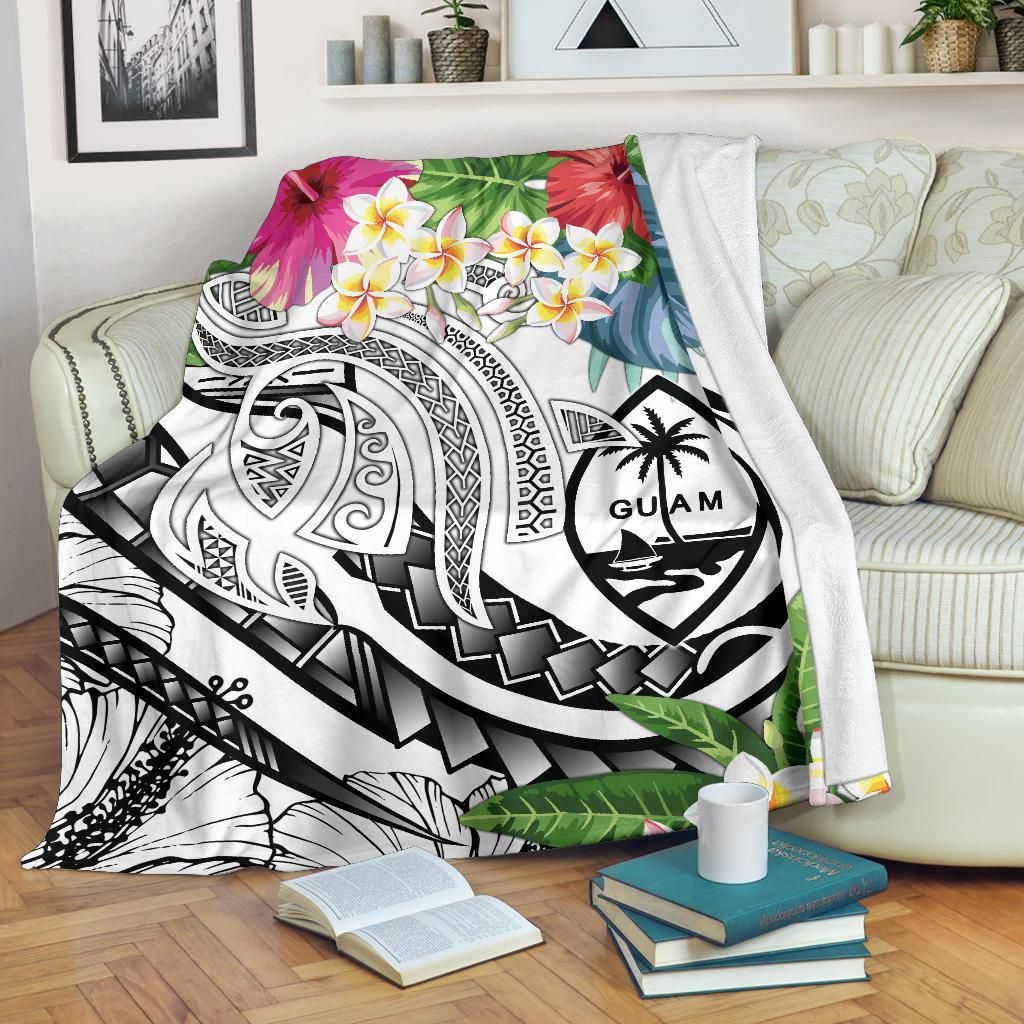 Guam Polynesian Premium Blanket - Summer Plumeria (White)
