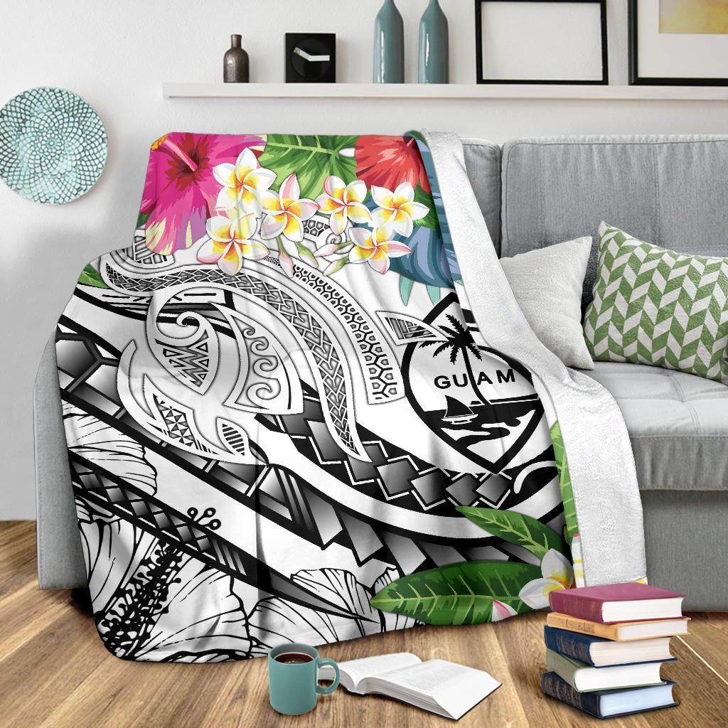 Guam Polynesian Premium Blanket - Summer Plumeria (White)