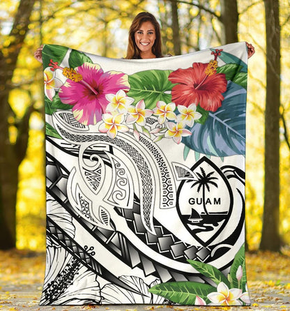 Guam Polynesian Premium Blanket - Summer Plumeria (White)