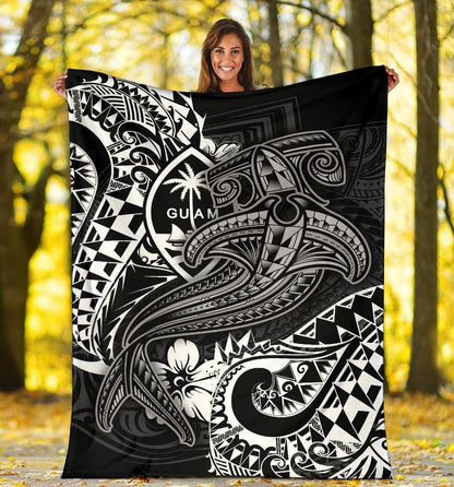 Guam Polynesian Premium Blanket - White Shark Polynesian Tattoo