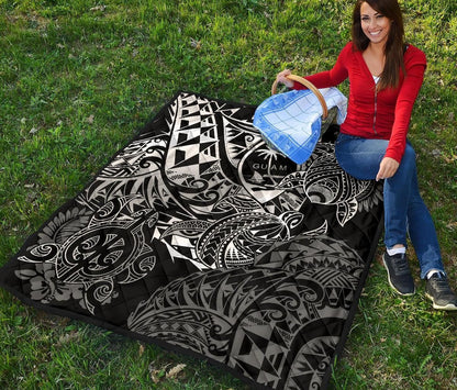 Guam Polynesian Premium Quilt - White Turtle Flowing