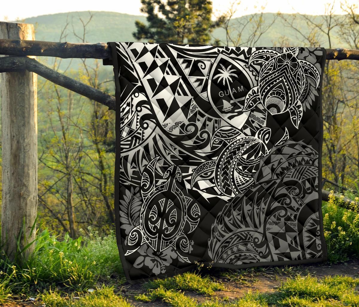 Guam Polynesian Premium Quilt - White Turtle Flowing