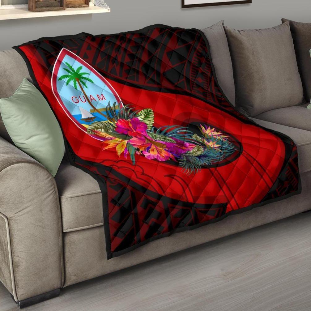 Guam Premium Quilt - Polynesian Hook And Hibiscus (Red)