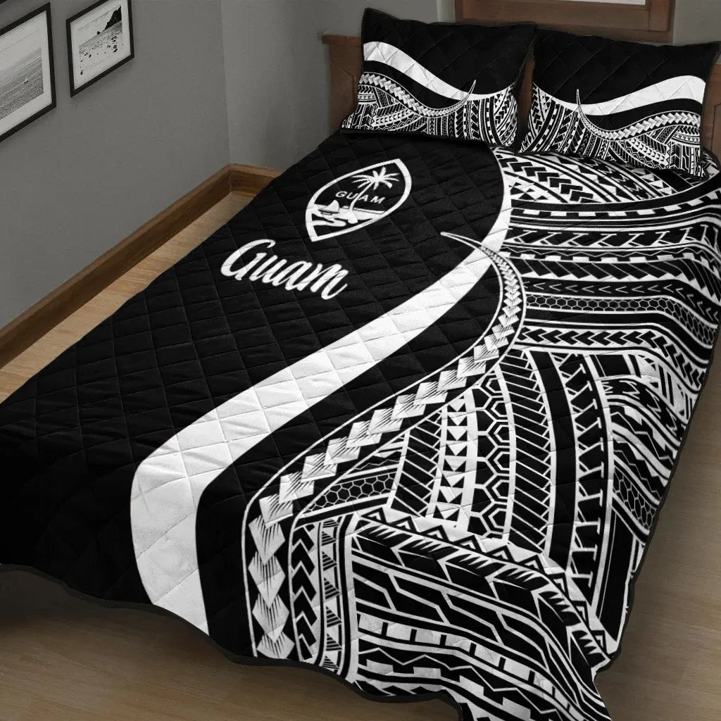 Guam Quilt Bed Set - White Polynesian Tentacle Tribal Pattern