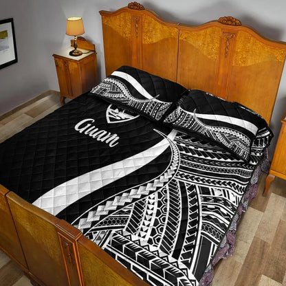 Guam Quilt Bed Set - White Polynesian Tentacle Tribal Pattern