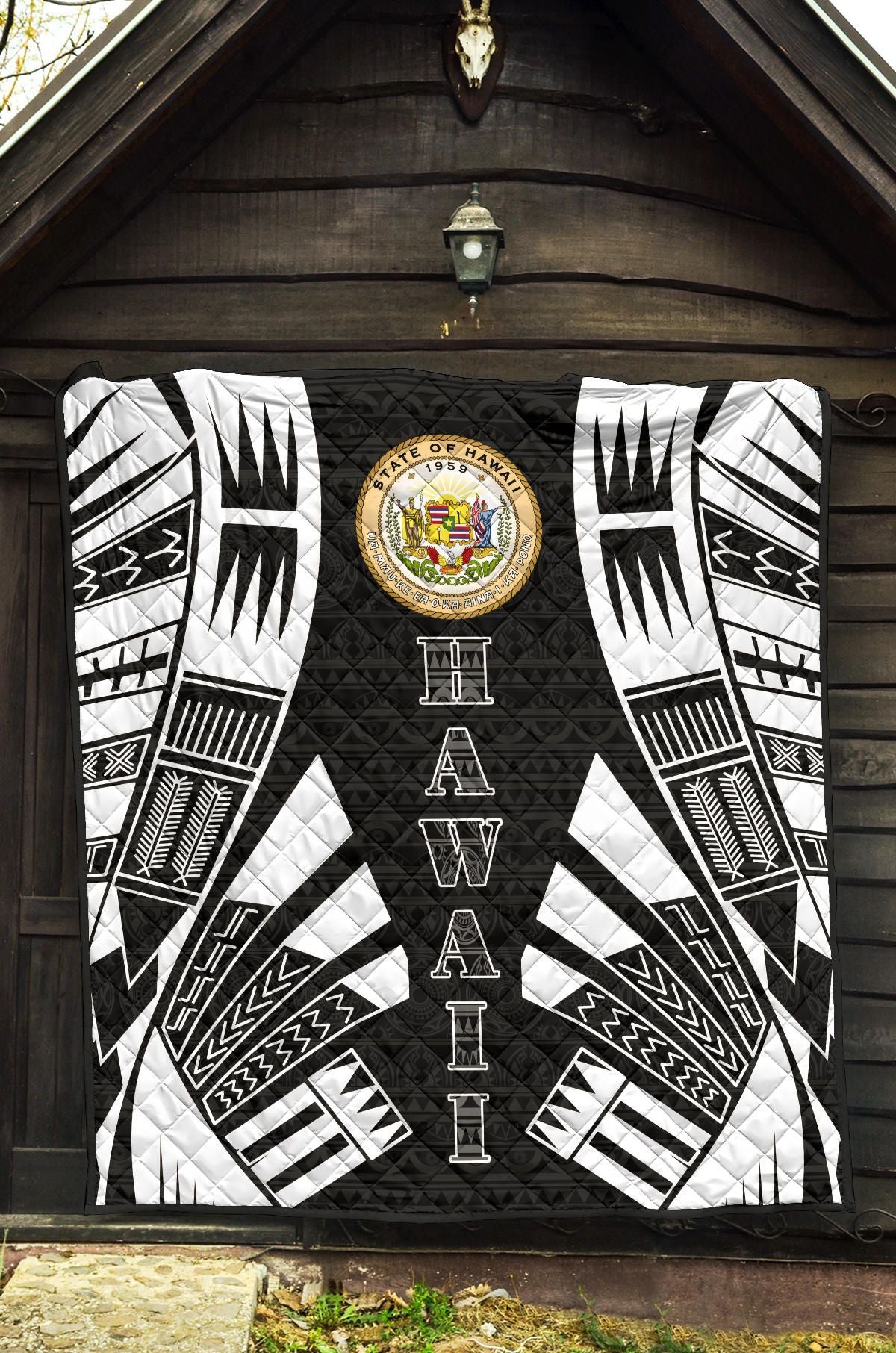 Hawaii Premium Quilt - Hawaii Seal Polynesian White Tattoo (Black)