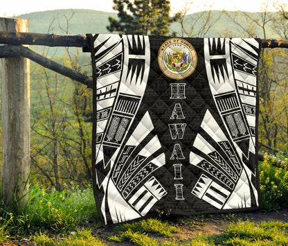 Hawaii Premium Quilt - Hawaii Seal Polynesian White Tattoo (Black)
