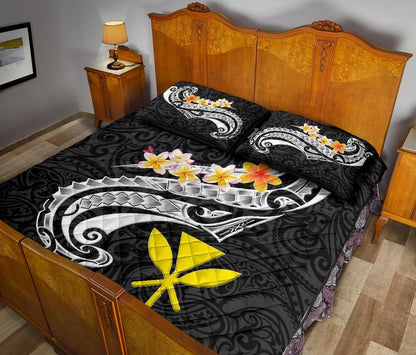Hawaii Custom Personalised Quilt Bed Set - Kanaka Maoli Polynesian Patterns Plumeria (Black)