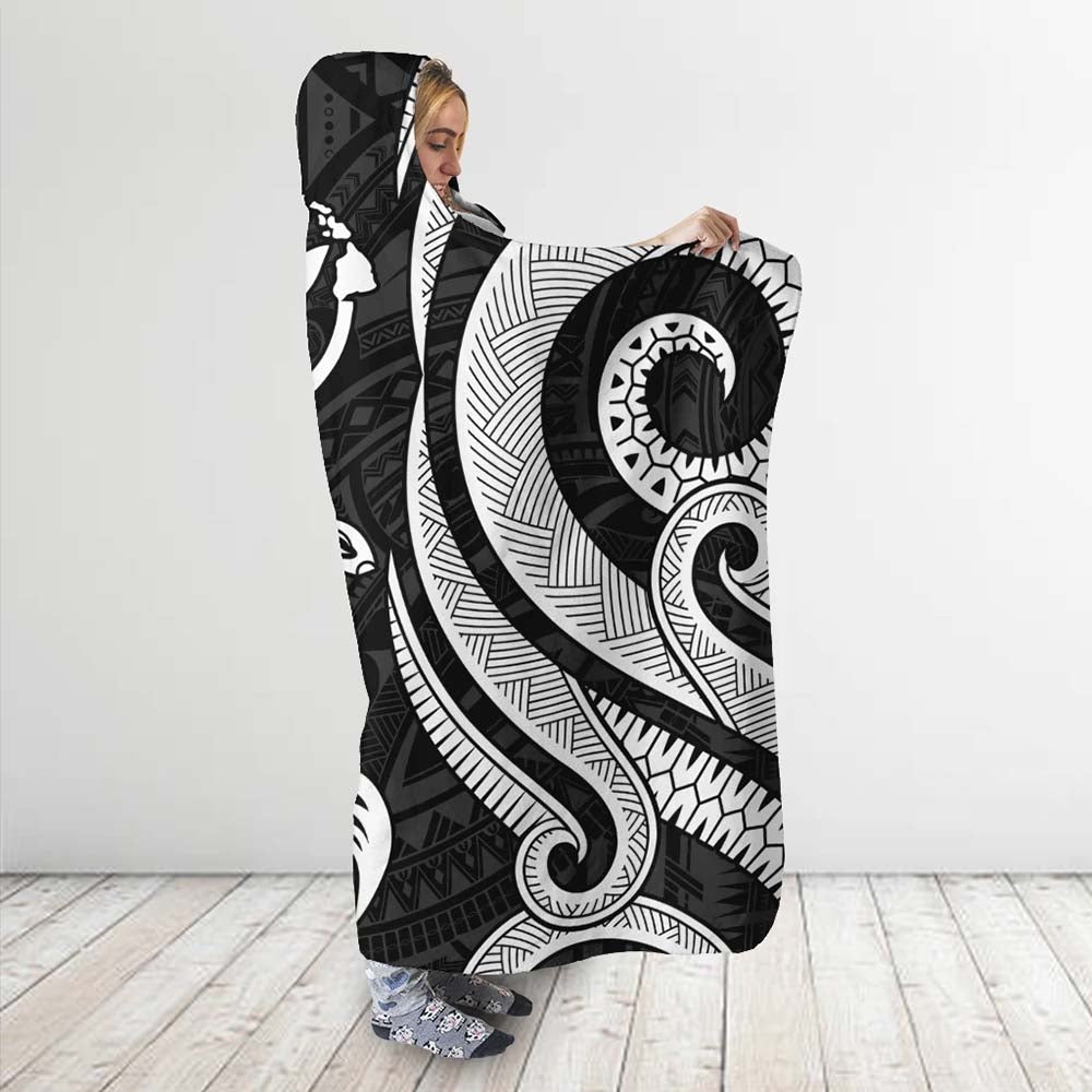 Hawaii Hooded Blanket - White Tentacle Turtle