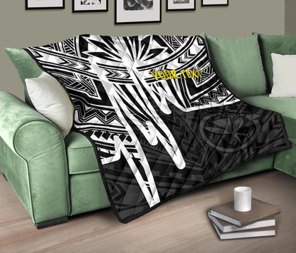 Hawaii Personalised Premium Quilt -  Kanaka Maoli With Polynesian Pattern In Heartbeat Style (Black,White)