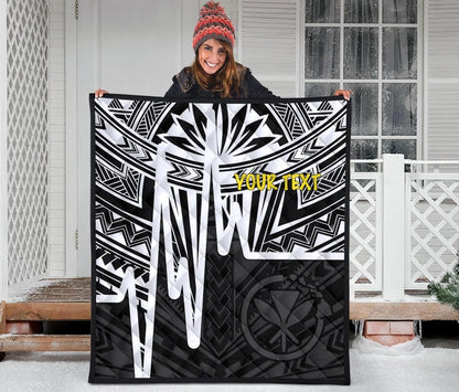 Hawaii Personalised Premium Quilt -  Kanaka Maoli With Polynesian Pattern In Heartbeat Style (Black,White)