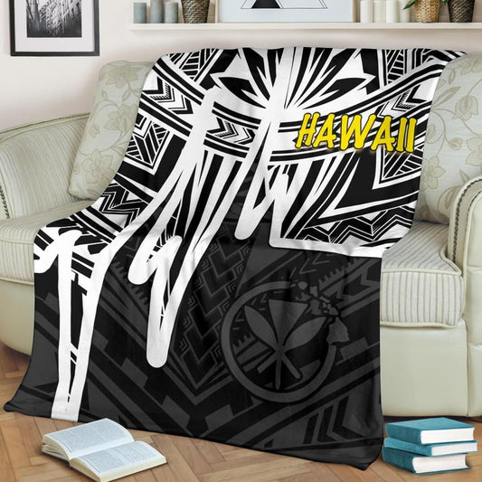 Hawaii Premium Blanket - Kanaka Maoli With Polynesian Pattern In Heartbeat Style (Black,White)