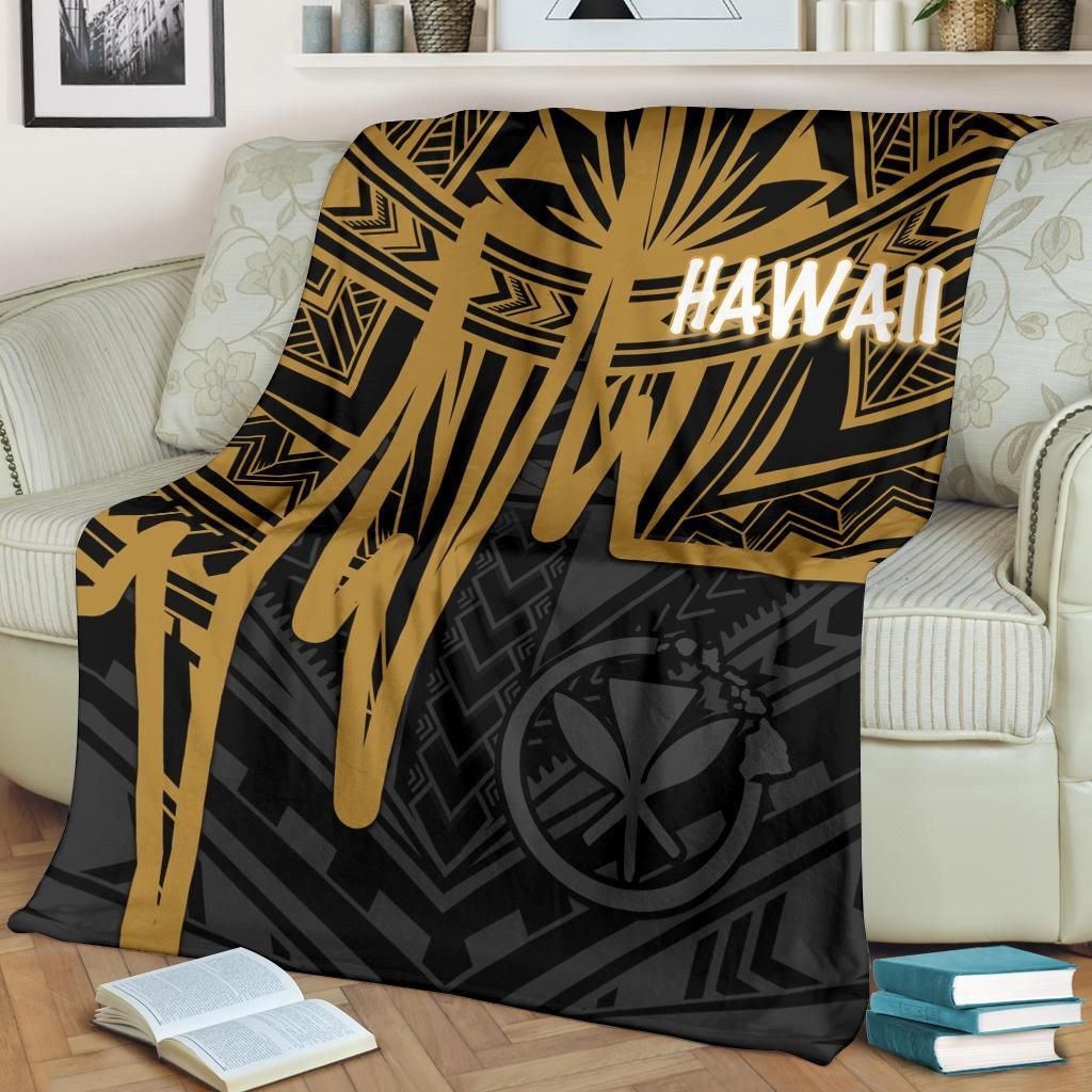 Hawaii Premium Blanket - Kanaka Maoli With Polynesian Pattern In Heartbeat Style (Gold)