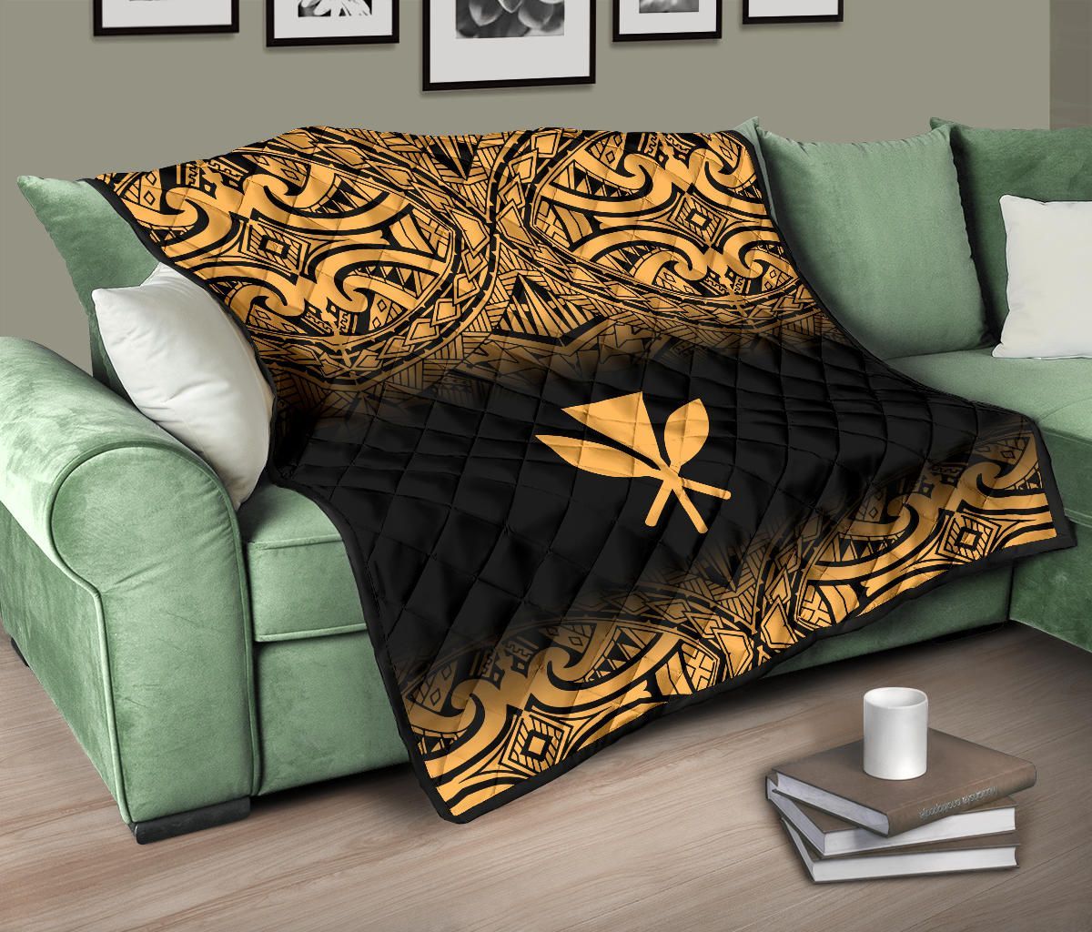 Hawaii Premium Quilt - Gold Kanaka Maoli Polynesian Tattoo & Black Frog