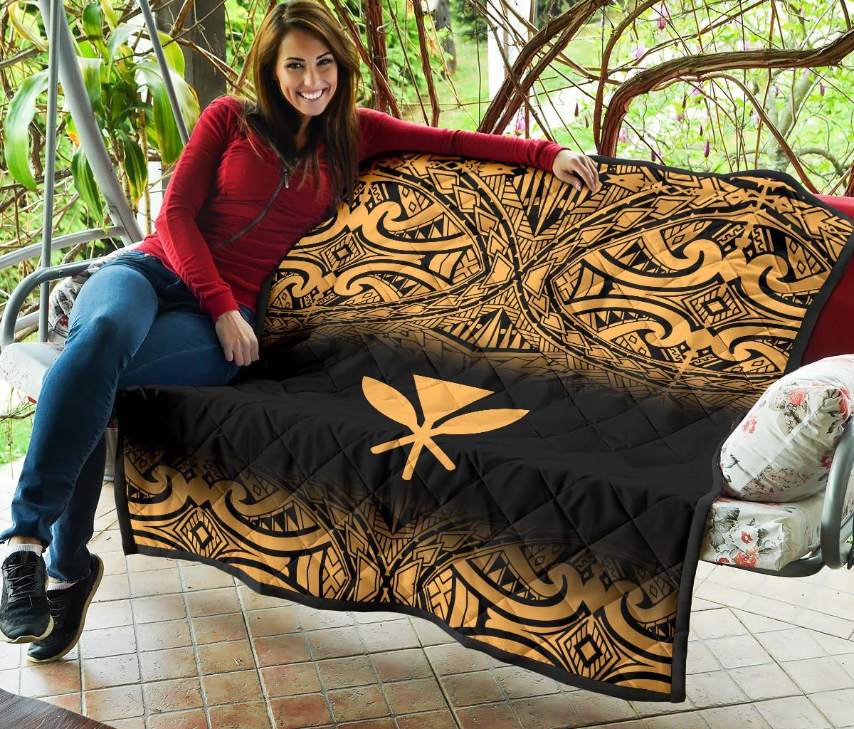 Hawaii Premium Quilt - Gold Kanaka Maoli Polynesian Tattoo & Black Frog