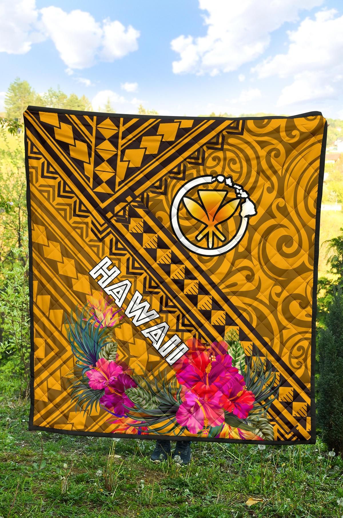 Hawaii Premium Quilt - Kanaka Maoli With Hibiscus On Polynesian Patterns (Yellow)