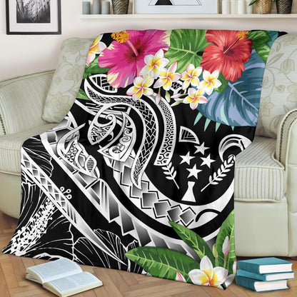 Kosrae Polynesian Premium Blanket - Summer Plumeria (Black)