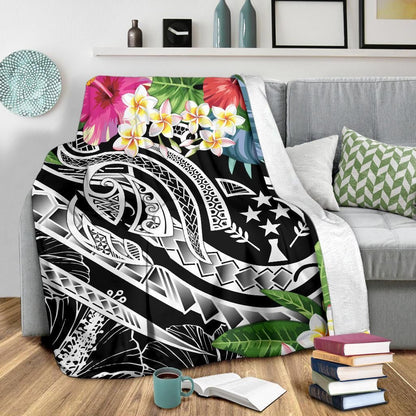 Kosrae Polynesian Premium Blanket - Summer Plumeria (Black)