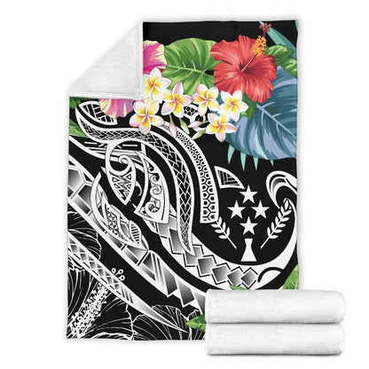 Kosrae Polynesian Premium Blanket - Summer Plumeria (Black)