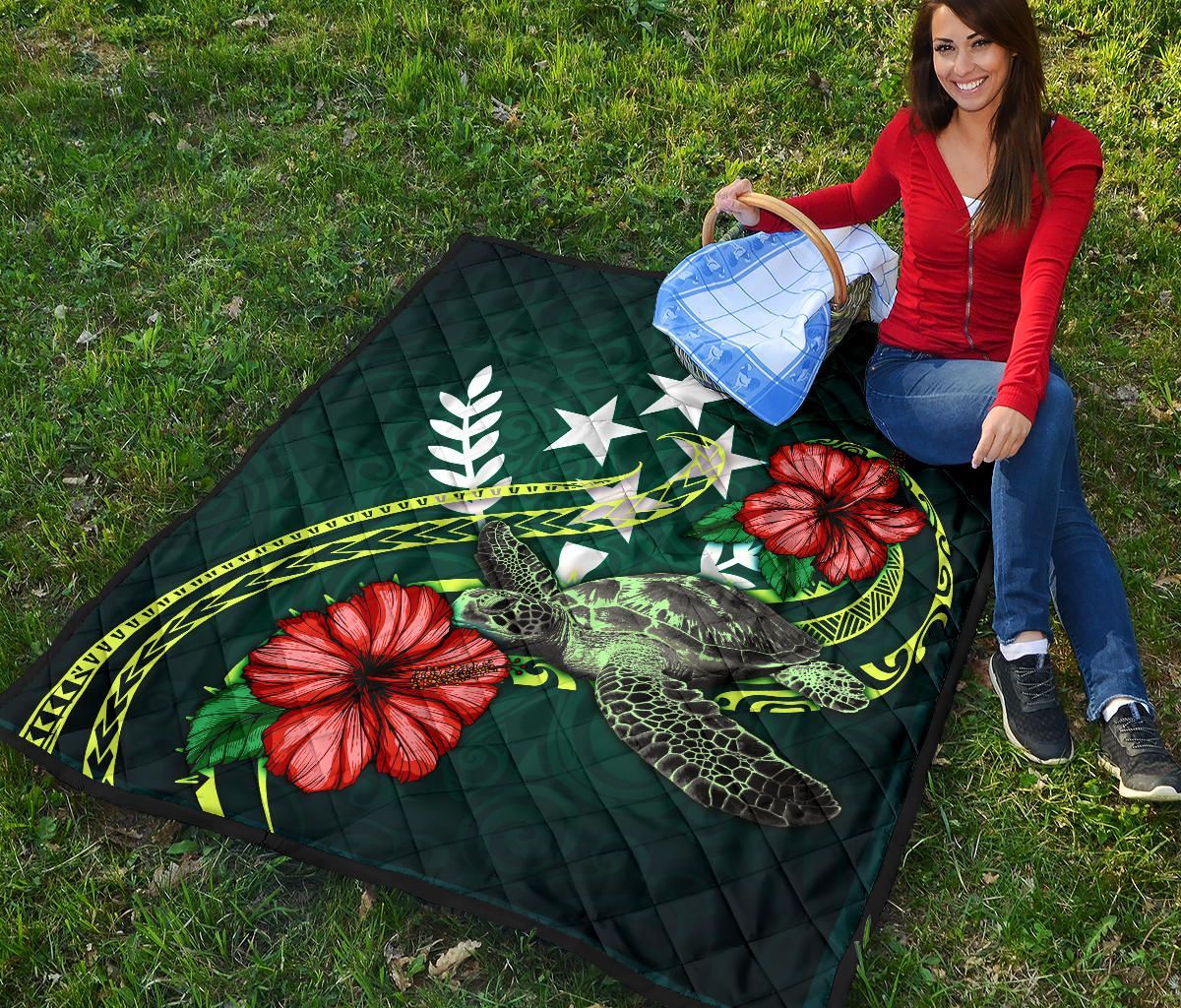 Kosrae Polynesian Premium Quilt - Green Turtle Hibiscus