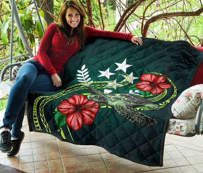 Kosrae Polynesian Premium Quilt - Green Turtle Hibiscus