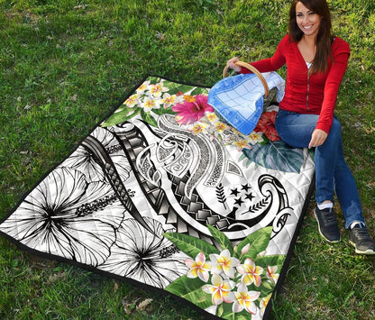 Kosrae Polynesian Premium Quilt - Summer Plumeria (White)