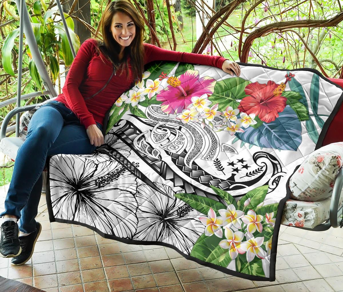 Kosrae Polynesian Premium Quilt - Summer Plumeria (White)