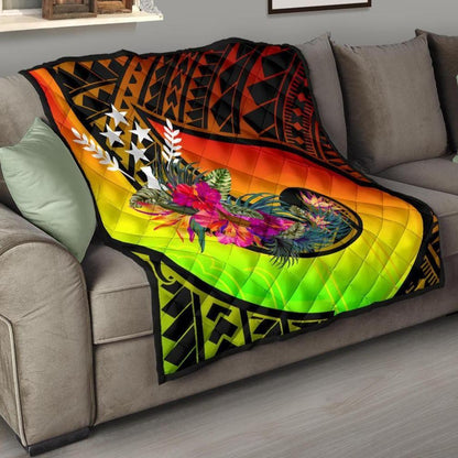 Kosrae Premium Quilt - Polynesian Hook And Hibiscus (Reggae)