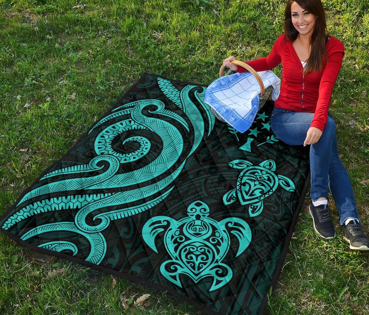Kosrae Premium Quilt - Turquoise Tentacle Turtle