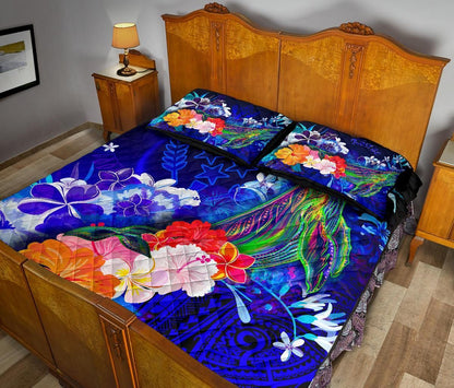 Kosrae Quilt Bed Set - Humpback Whale with Tropical Flowers (Blue)