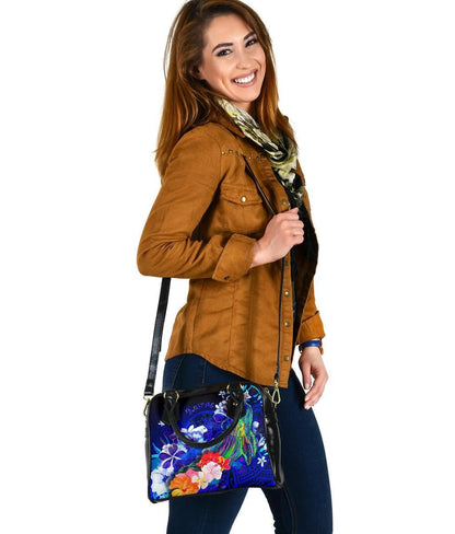 Kosrae Shoulder Handbag - Humpback Whale With Tropical Flowers (Blue)