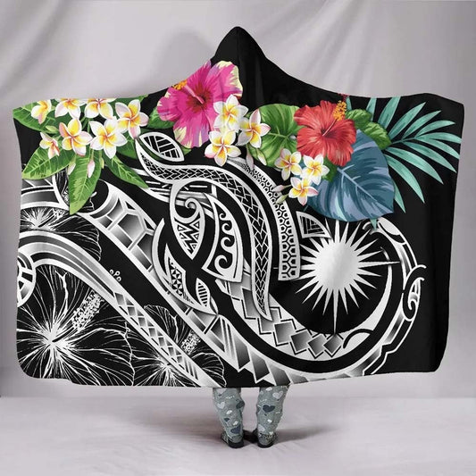 Marshall Islands Polynesian Hooded Blanket - Summer Plumeria (Black)