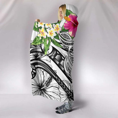 Marshall Islands Polynesian Hooded Blanket - Summer Plumeria (White)