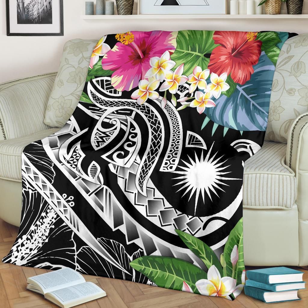 Marshall Islands Polynesian Premium Blanket - Summer Plumeria (Black)