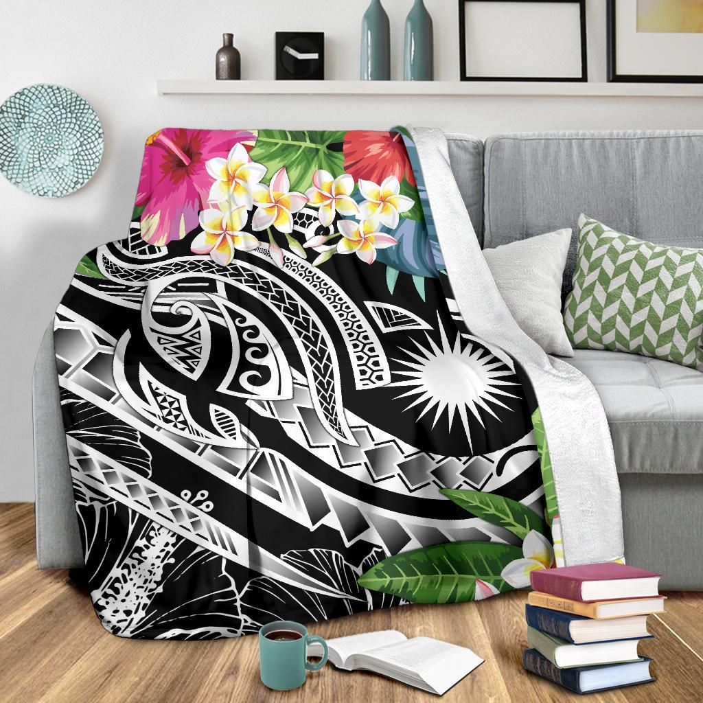 Marshall Islands Polynesian Premium Blanket - Summer Plumeria (Black)