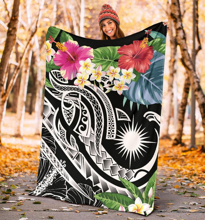 Marshall Islands Polynesian Premium Blanket - Summer Plumeria (Black)