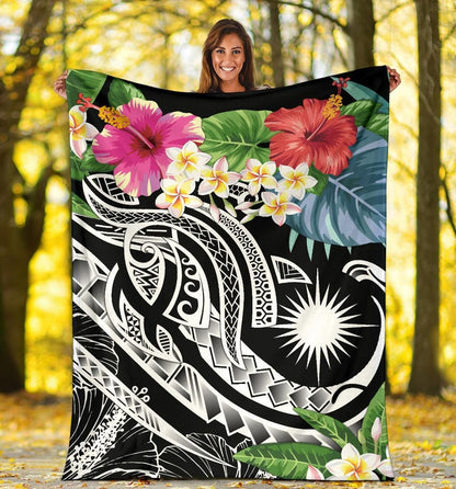 Marshall Islands Polynesian Premium Blanket - Summer Plumeria (Black)