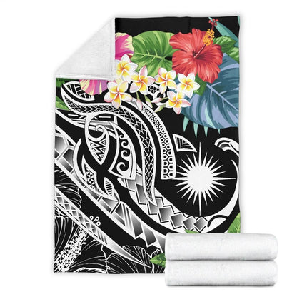 Marshall Islands Polynesian Premium Blanket - Summer Plumeria (Black)
