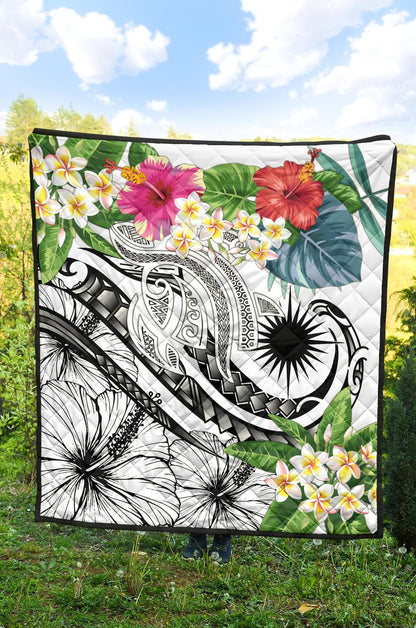 Marshall Islands Polynesian Premium Quilt - Summer Plumeria (White)