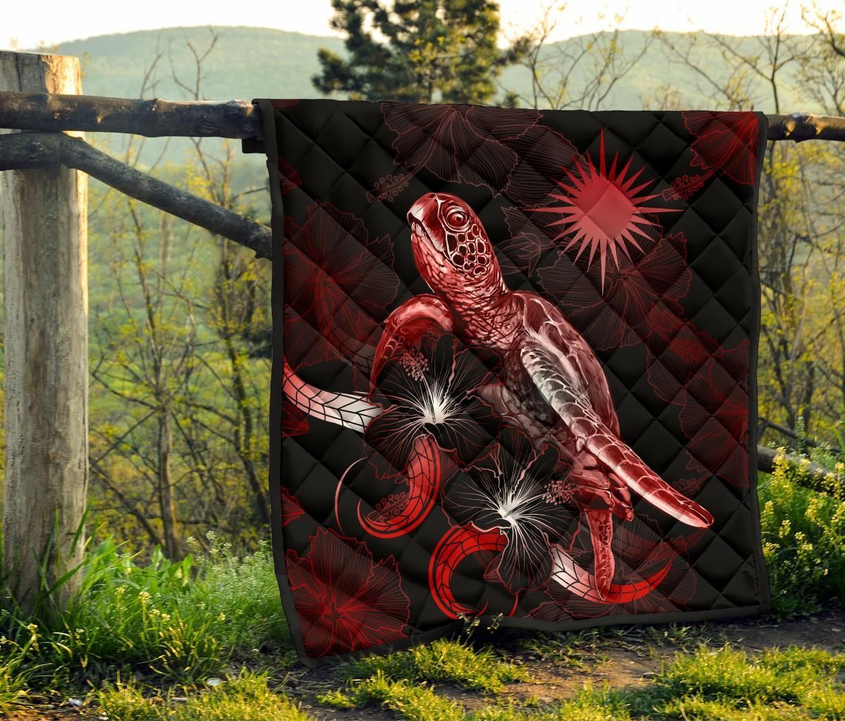Marshall Islands Polynesian Premium Quilt - Turtle With Blooming Hibiscus Red