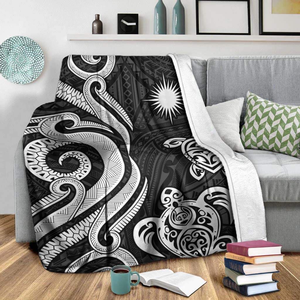 Marshall Islands Premium Blanket - White Tentacle Turtle Crest