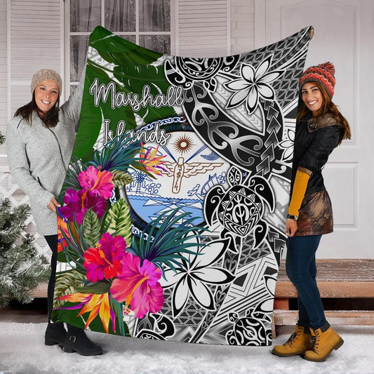Marshall Islands Premium Blanket White - Turtle Plumeria Banana Leaf Crest