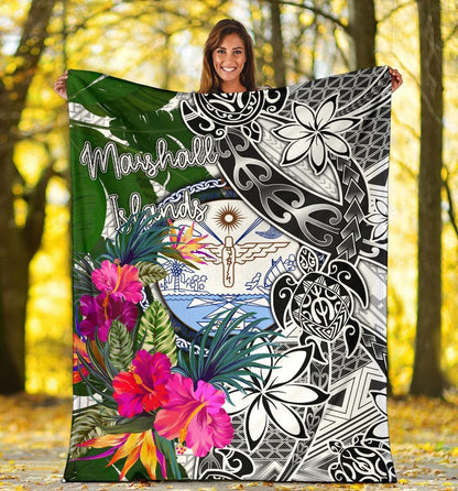 Marshall Islands Premium Blanket White - Turtle Plumeria Banana Leaf Crest