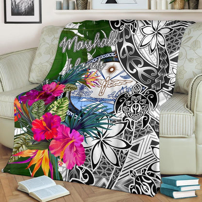 Marshall Islands Premium Blanket White - Turtle Plumeria Banana Leaf Crest