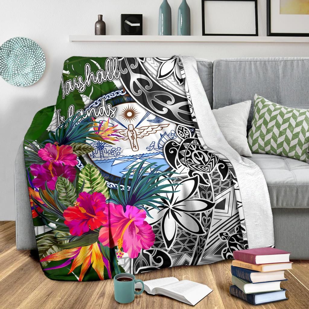 Marshall Islands Premium Blanket White - Turtle Plumeria Banana Leaf Crest