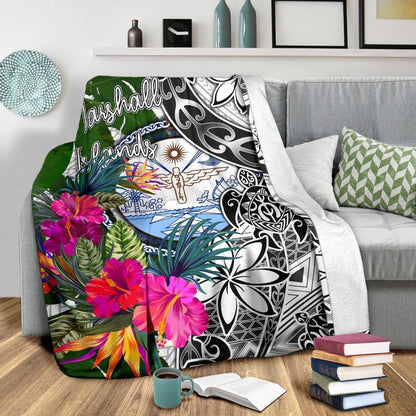 Marshall Islands Premium Blanket White - Turtle Plumeria Banana Leaf Crest