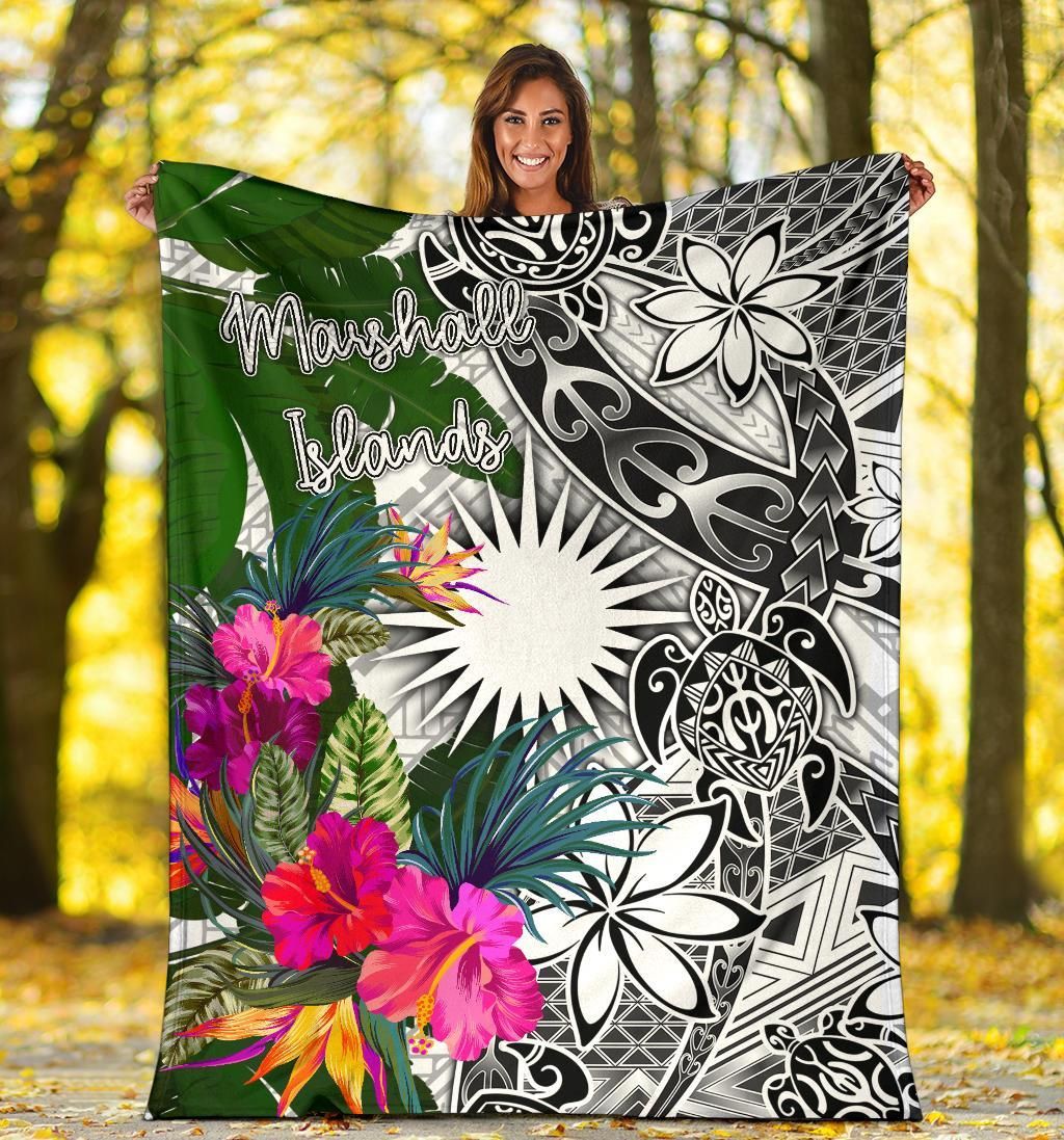 Marshall Islands Premium Blanket White - Turtle Plumeria Banana Leaf