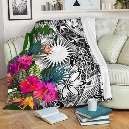 Marshall Islands Premium Blanket White - Turtle Plumeria Banana Leaf