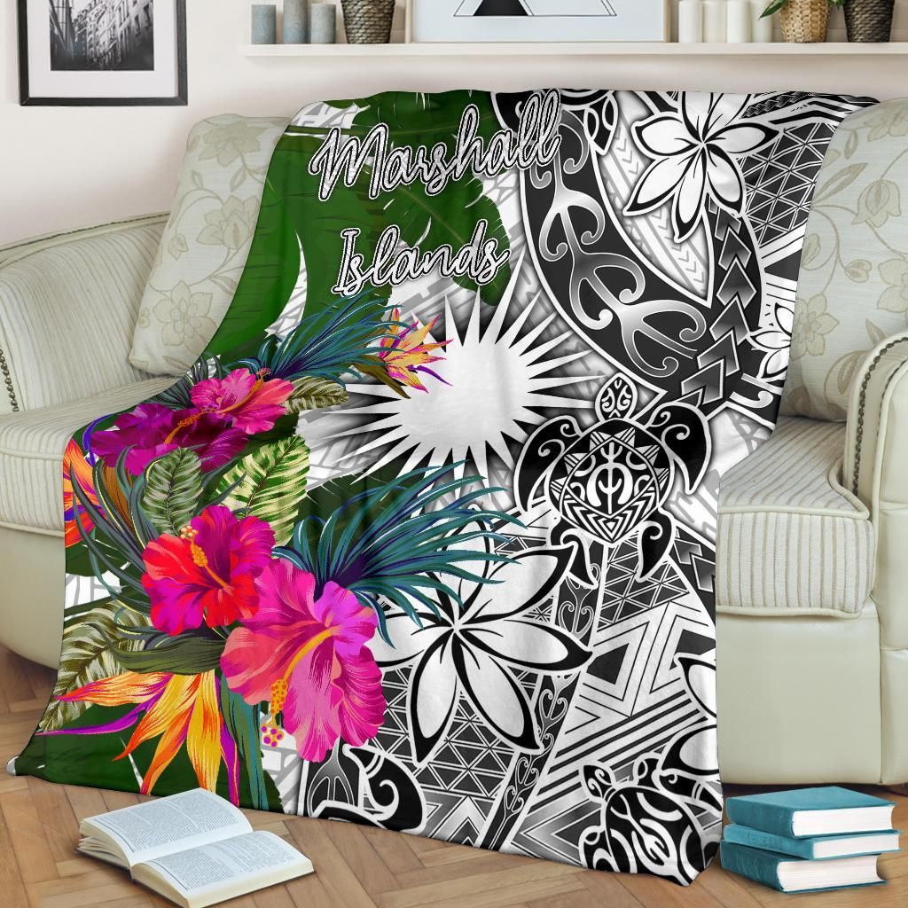 Marshall Islands Premium Blanket White - Turtle Plumeria Banana Leaf